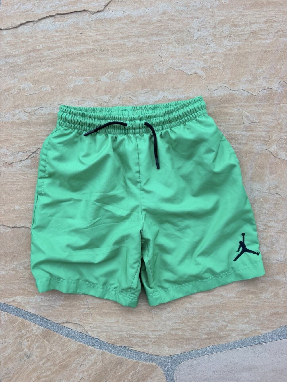 JORDAN BOYS LUCKY GREEN SHORTS SIZE M 10-12 YEARS